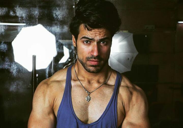 Shiva Sood reveals to be inspired by Bollywood actor Hrithik Roshan.