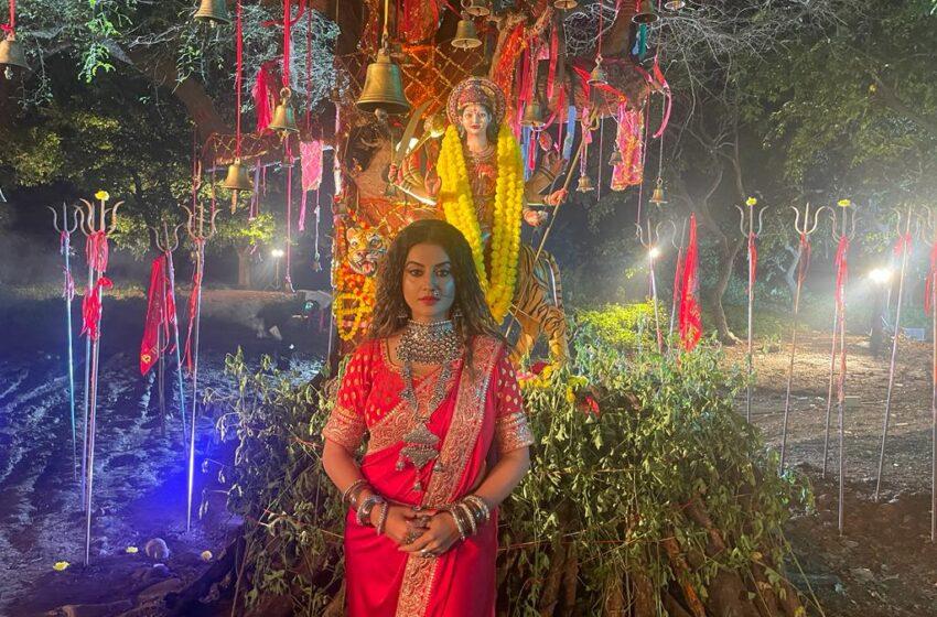 Akshara Singh की देवी गीत 'चौसठ जोगीनिया माई' रिलीज, दिखा उनका नया अंदाज